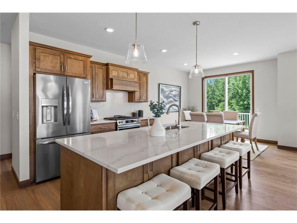 2870 Victoria Street North Roseville, MN 55113 - Photo 6 of 30