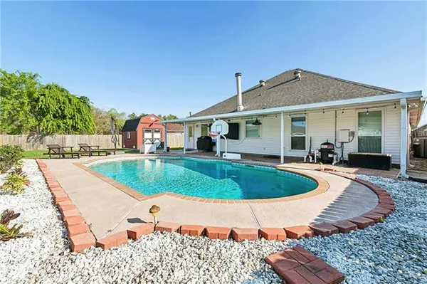 $275,000 | 62 Ridgewood Drive, Laplace, LA 70068