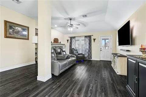 $268,000 | 62 Ridgewood Drive, Laplace, LA 70068