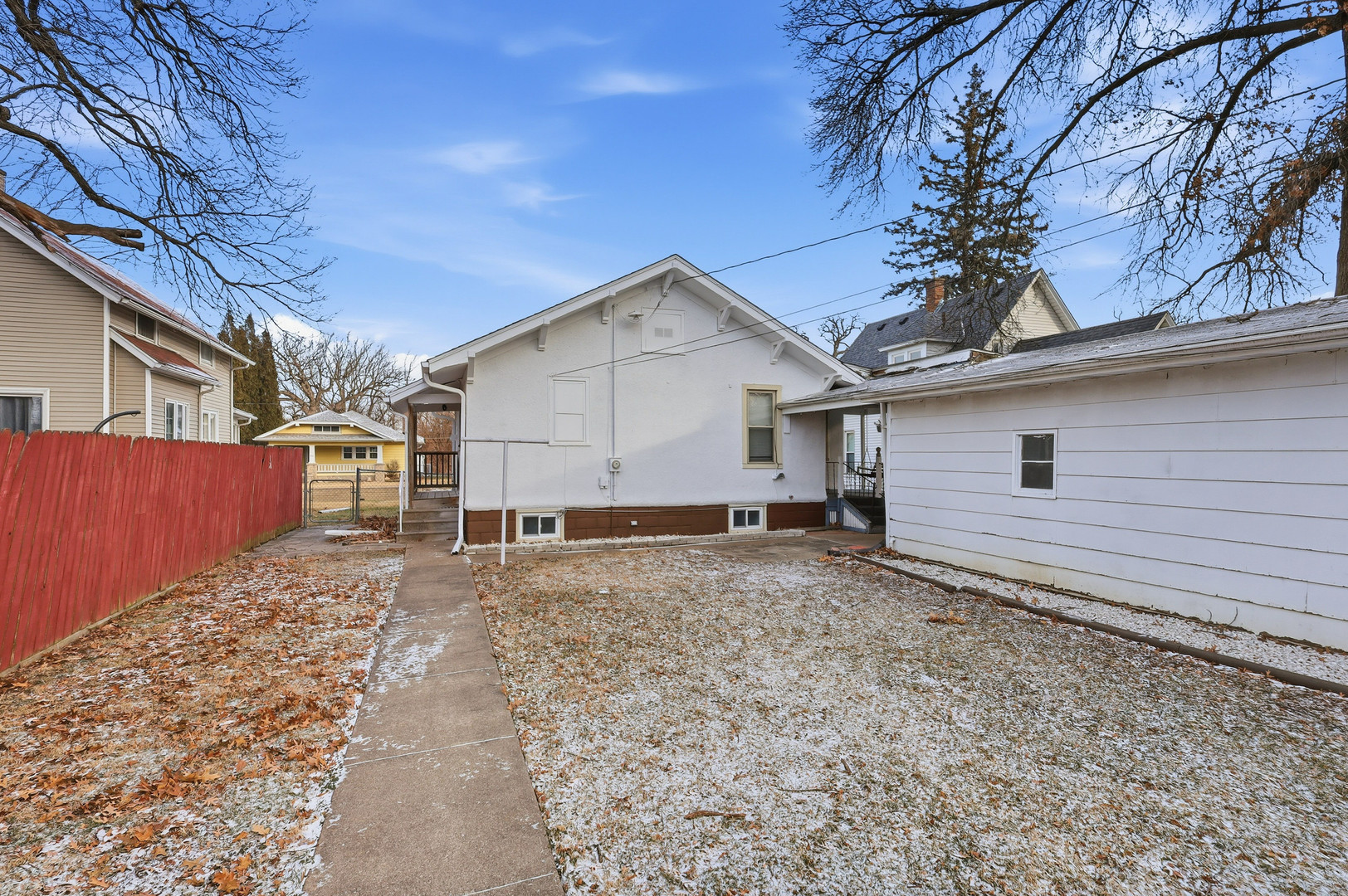 2748 12th Avenue Moline, IL 61265 - Photo 32 of 35 a view of a house with a yard