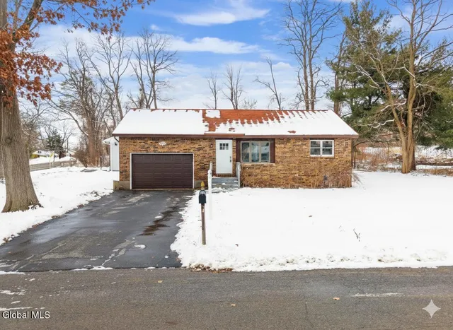 $270,000 | 1000 Valentine Drive, Rotterdam, NY 12303