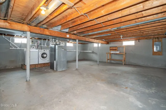 $270,000 | 1000 Valentine Drive, Rotterdam, NY 12303