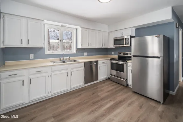 $270,000 | 1000 Valentine Drive, Rotterdam, NY 12303