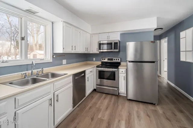 $270,000 | 1000 Valentine Drive, Rotterdam, NY 12303