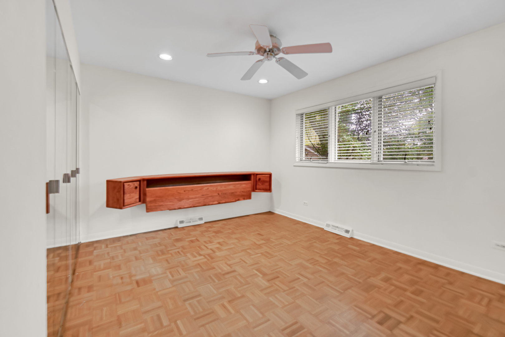4112 Sunset Road Matteson, IL 60443 - Photo 13 of 28 a view of an empty room with a window