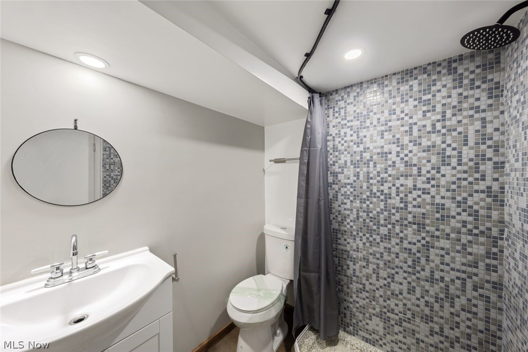 1239 Dorsh Road Cleveland, OH 44121 - Photo 30 of 37 Gallery Image 30