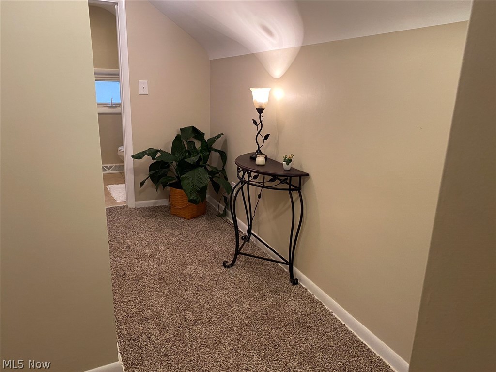 4139 Stow Road Stow, OH 44224 - Photo 21 of 35 Spacious 2nd floor hallway