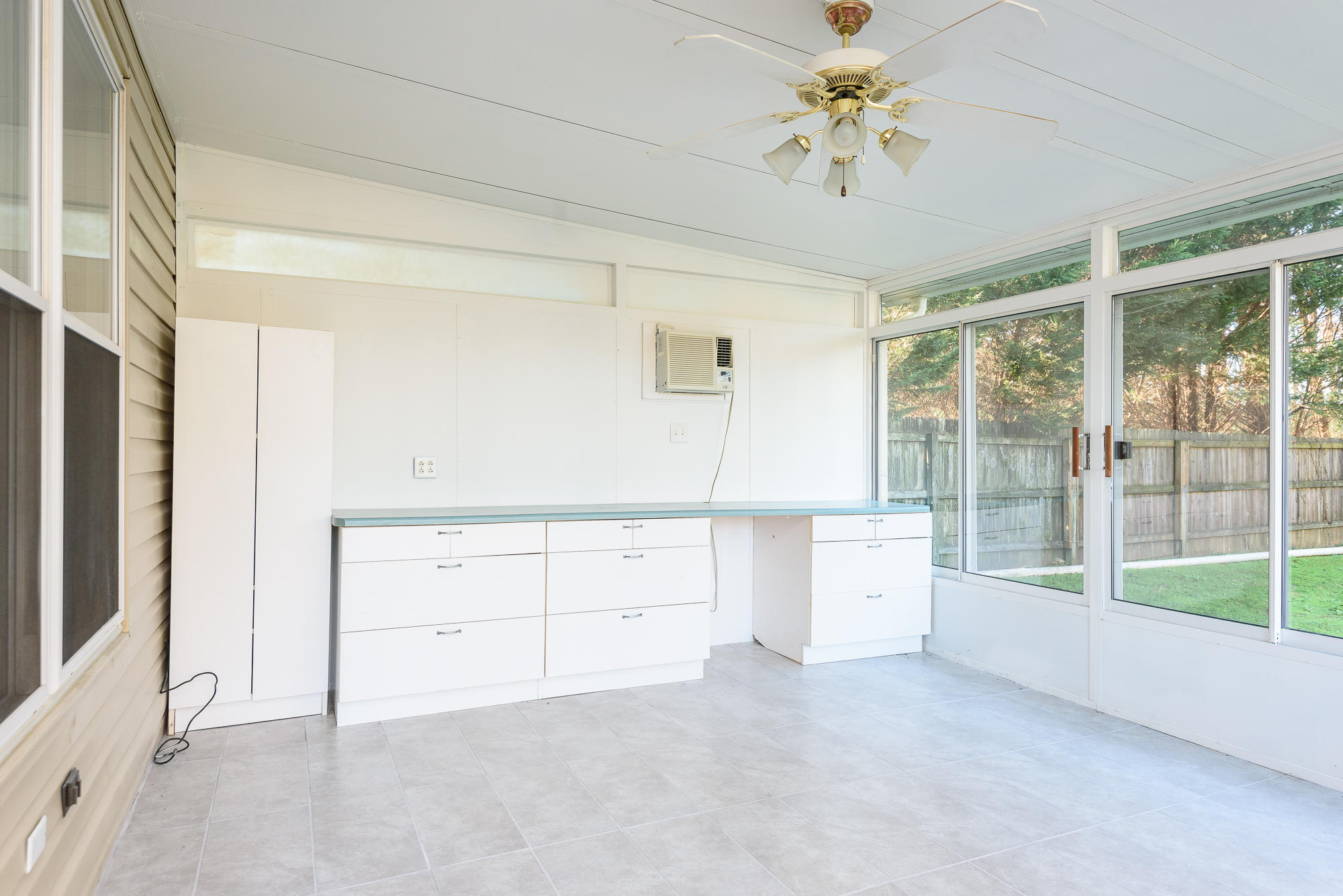 1630 Gunston Hall Road Hixson, TN 37343 - Photo 12 of 28 Sunroom