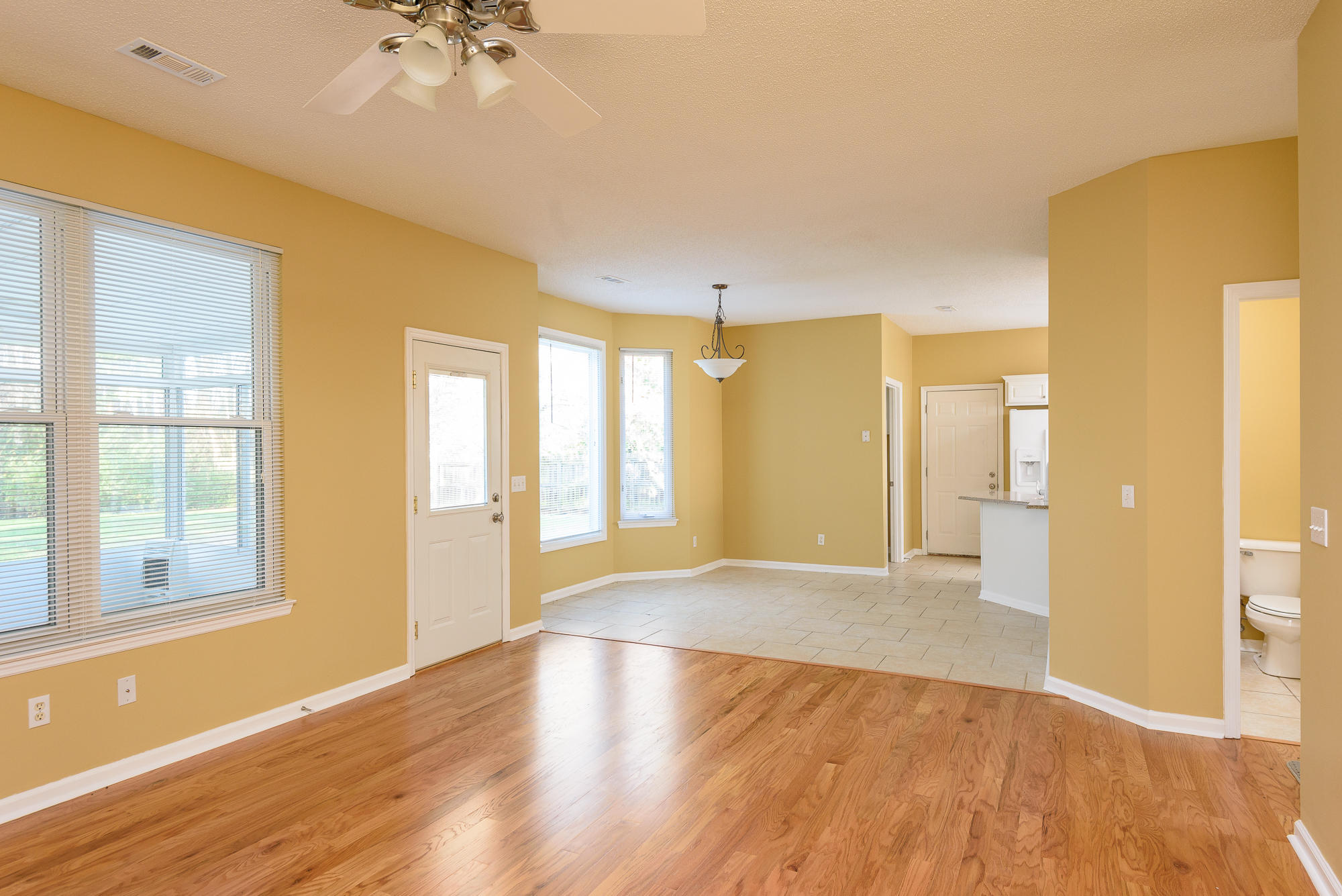 1630 Gunston Hall Road Hixson, TN 37343 - Photo 5 of 28 Den / Family Room