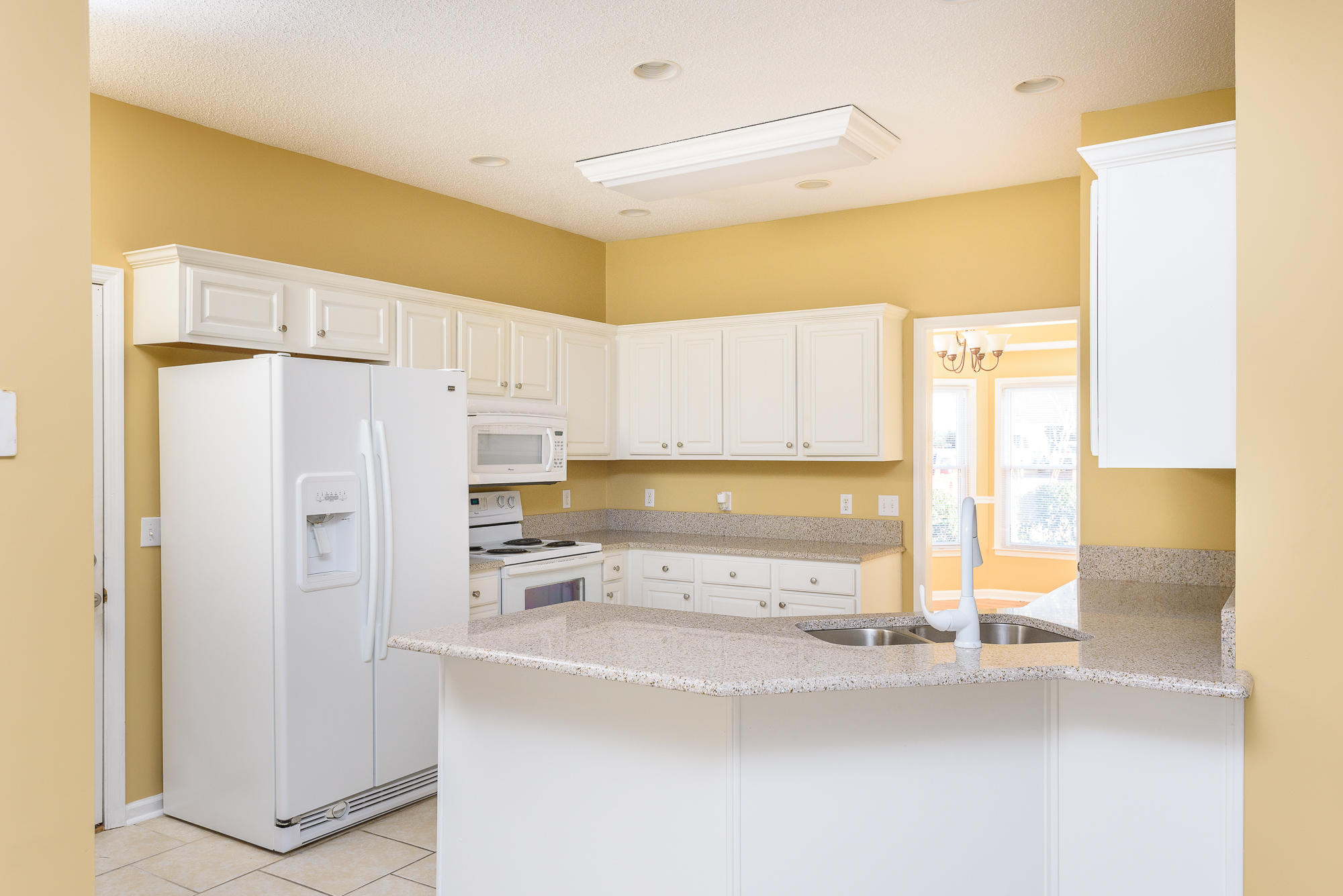 1630 Gunston Hall Road Hixson, TN 37343 - Photo 10 of 28 Kitchen