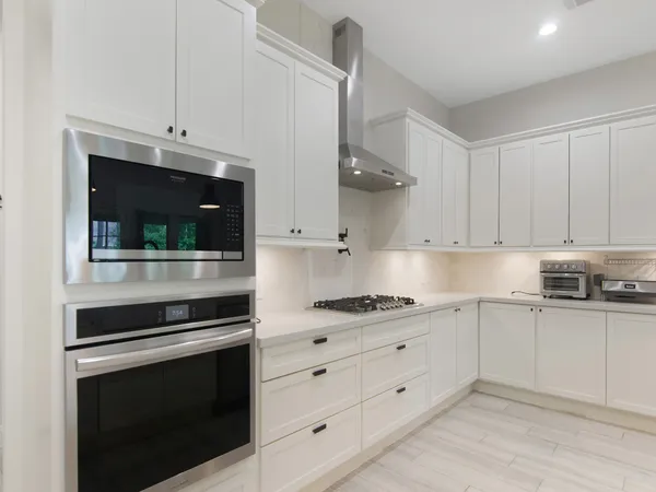 $3,200 | 12118 South Tara Plantation Drive, Tomball, TX 77375
