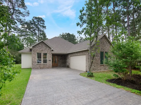 $3,200 | 12118 South Tara Plantation Drive, Tomball, TX 77375
