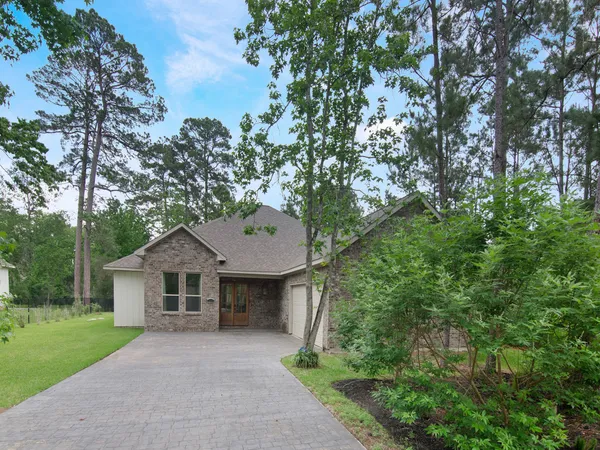 $3,200 | 12118 South Tara Plantation Drive, Tomball, TX 77375