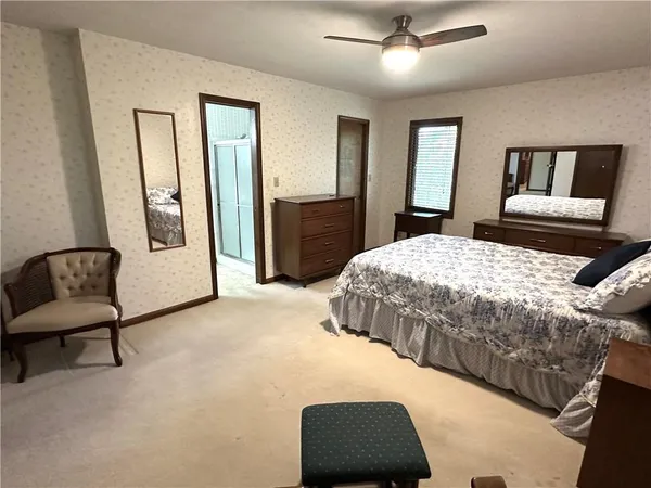 $292,500 | 2436 Village Lane, Salina, KS 67401