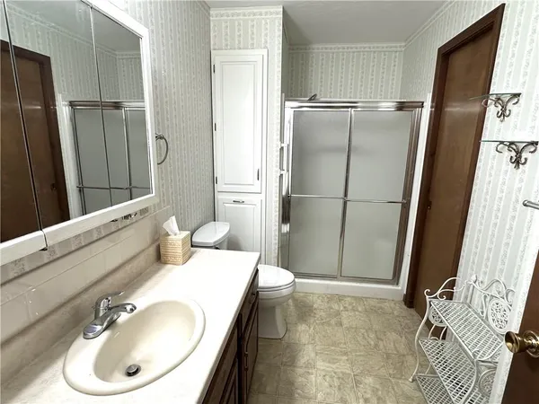 $292,500 | 2436 Village Lane, Salina, KS 67401