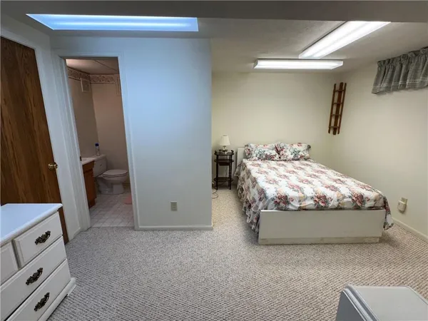 $292,500 | 2436 Village Lane, Salina, KS 67401