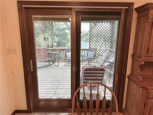 $292,500 | 2436 Village Lane, Salina, KS 67401