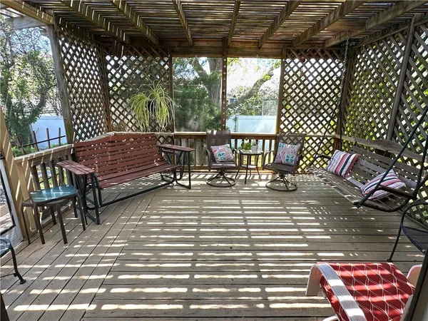 $292,500 | 2436 Village Lane, Salina, KS 67401