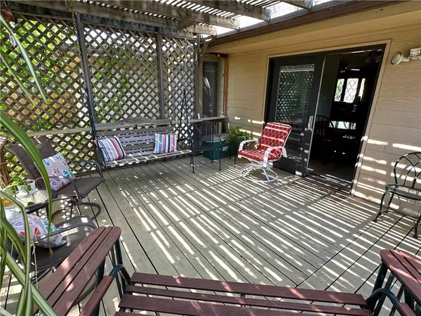 $292,500 | 2436 Village Lane, Salina, KS 67401