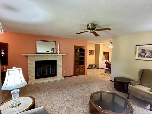 $292,500 | 2436 Village Lane, Salina, KS 67401