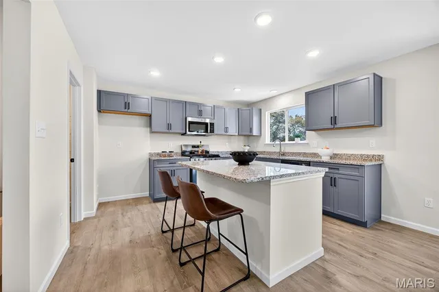 $420,000 | 1933 Rolling River Circle, St. Paul, MO 63366