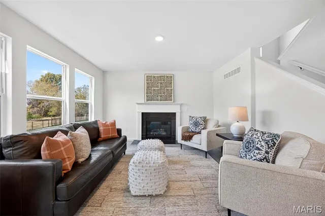 $420,000 | 1933 Rolling River Circle, St. Paul, MO 63366