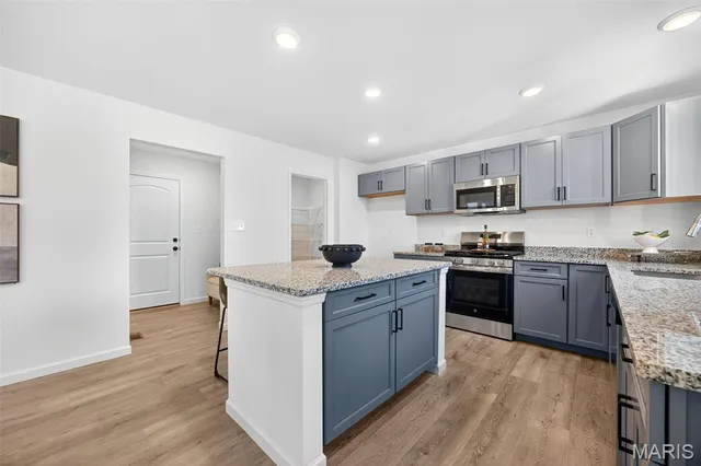 $420,000 | 1933 Rolling River Circle, St. Paul, MO 63366