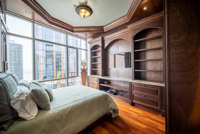 $2,000,000 | 450 East Waterside Drive, Unit 3302, Chicago, IL 60601