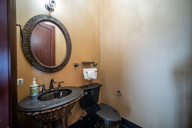 $2,000,000 | 450 East Waterside Drive, Unit 3302, Chicago, IL 60601