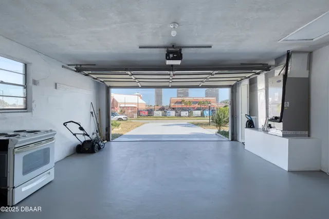 $2,350 | 3041 Oleander Avenue, Daytona Beach, FL 32118