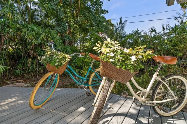 a view of an outdoor space