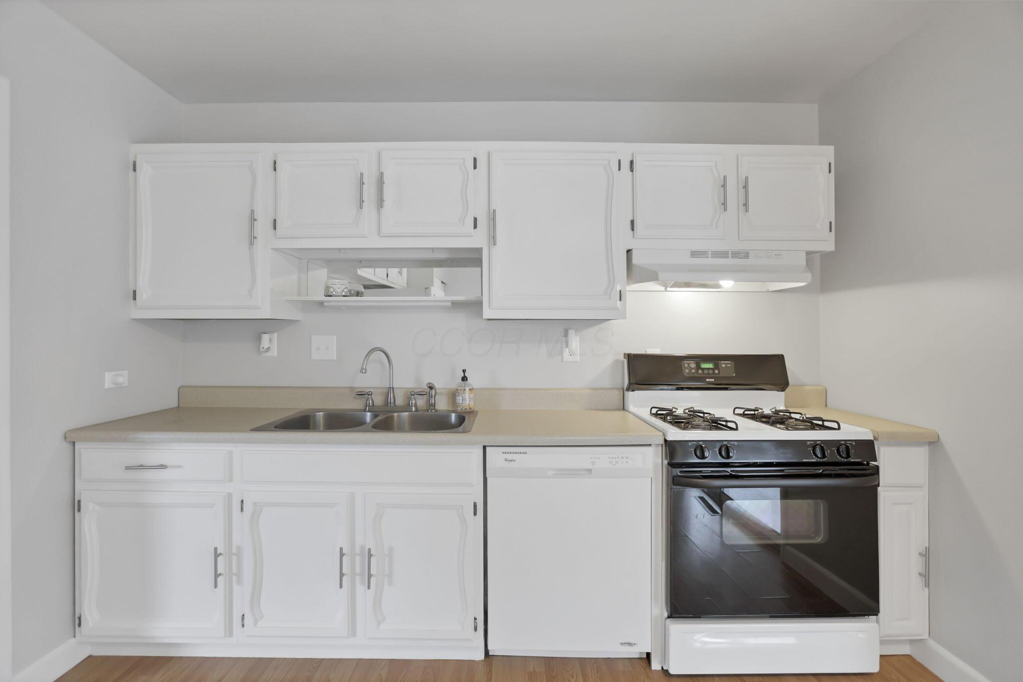 88 Fieldpoint Road Heath, OH 43056 - Photo 12 of 26 12-Kitchen E