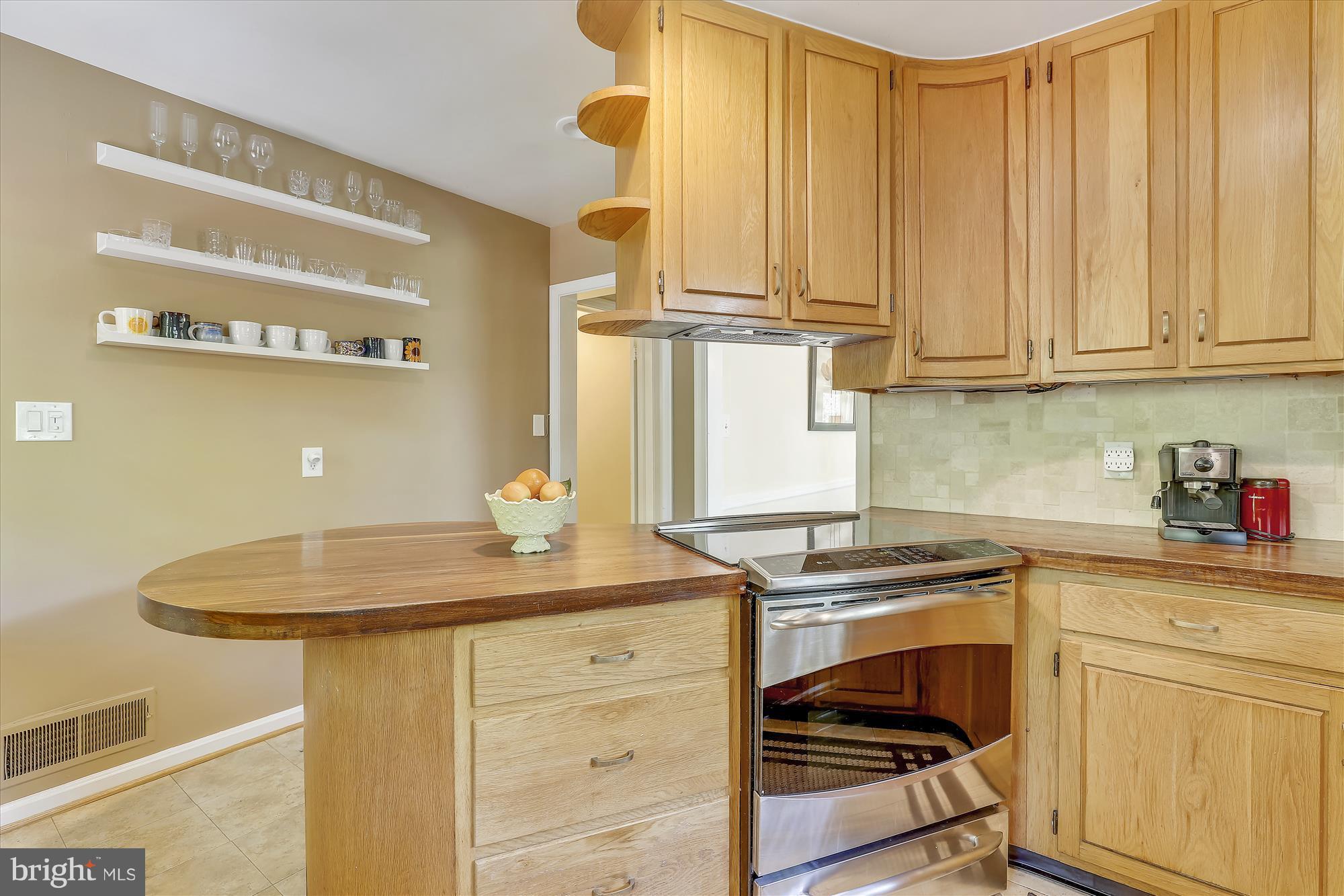 10779 Kinloch Road Silver Spring, MD 20903 - Photo 10 of 28 Kitchen