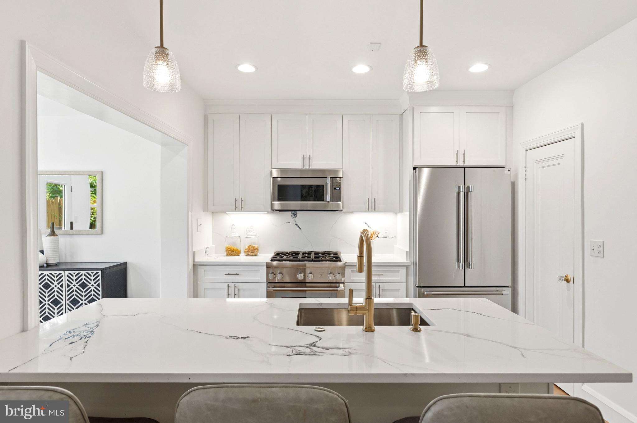 3533 R Street Northwest Washington, DC 20007 - Photo 7 of 27