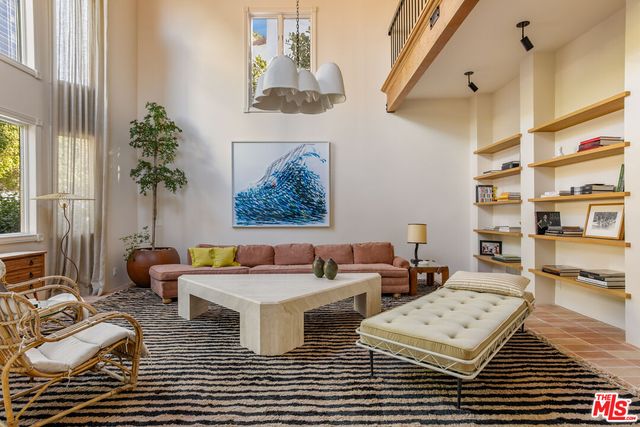 $3,225,000 | 6120 Warner Drive, Los Angeles, CA 90048