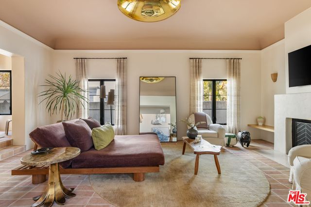 $3,225,000 | 6120 Warner Drive, Los Angeles, CA 90048