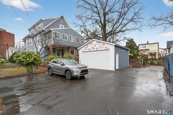 $2,700 | 373 Wood Avenue, Unit 1, Bridgeport, CT 06605