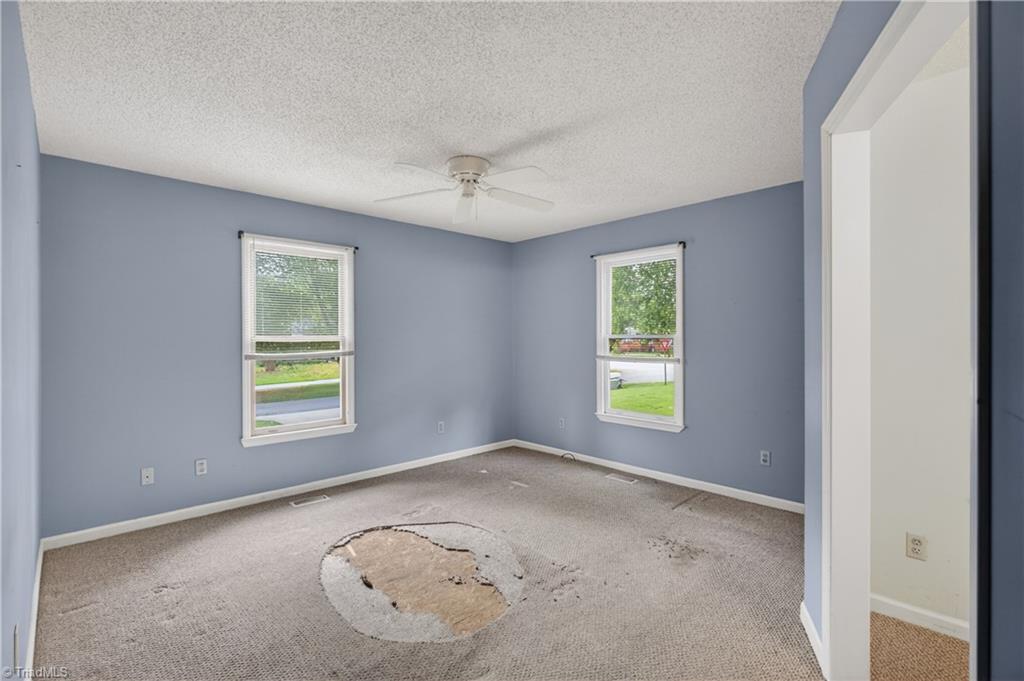 3701 Mulberry Lane High Point, NC 27265 - Photo 11 of 28