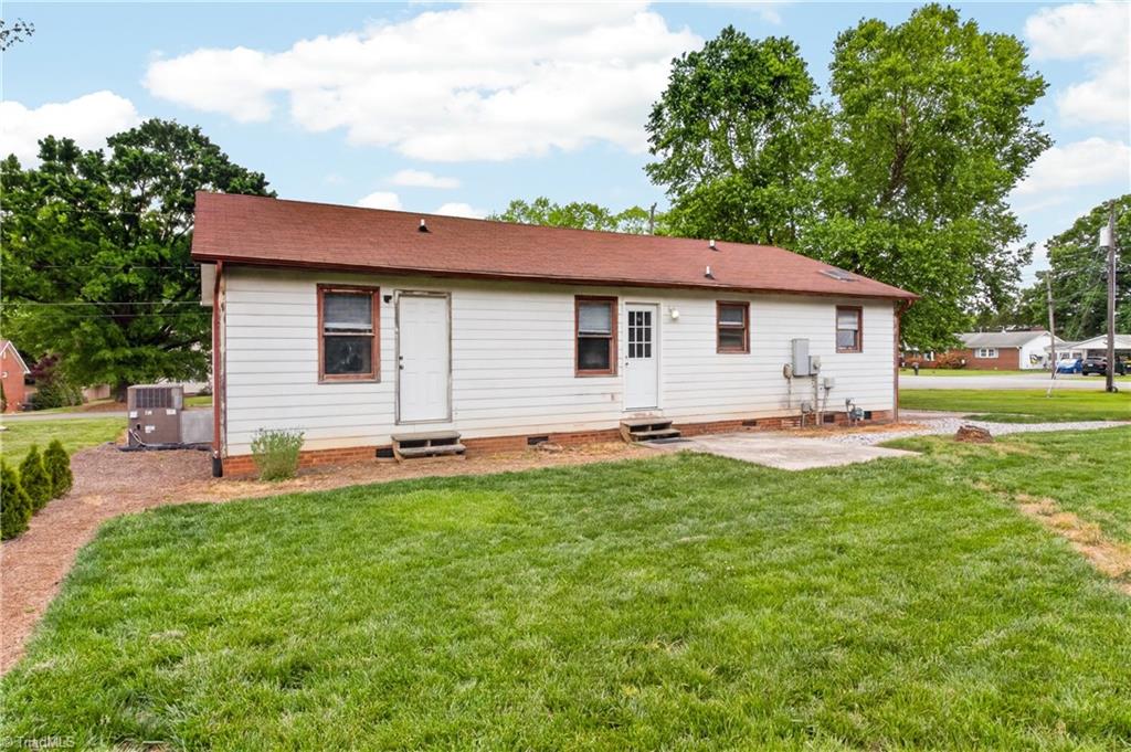 3701 Mulberry Lane High Point, NC 27265 - Photo 27 of 28