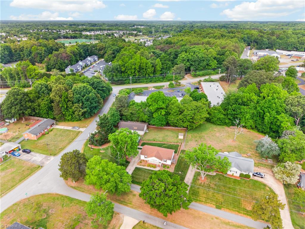3701 Mulberry Lane High Point, NC 27265 - Photo 3 of 28