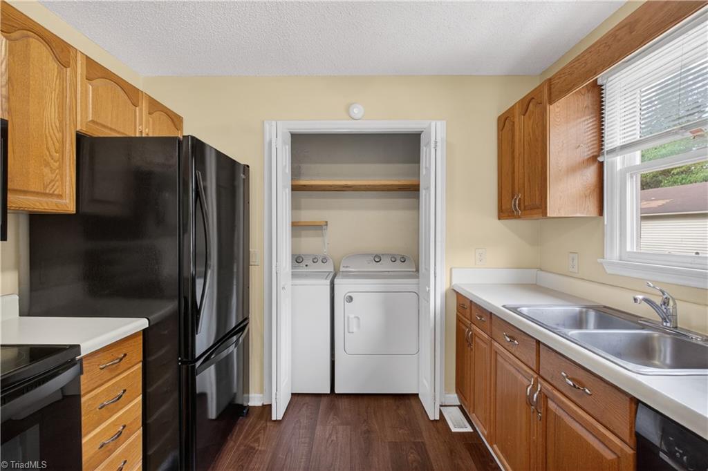 3701 Mulberry Lane High Point, NC 27265 - Photo 9 of 28
