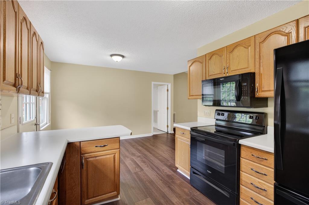 3701 Mulberry Lane High Point, NC 27265 - Photo 10 of 28