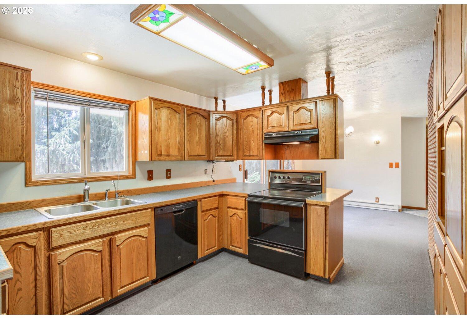 28250 Southwest Farmington Road Hillsboro, OR 97123 - Photo 9 of 28 Gallery Image 9