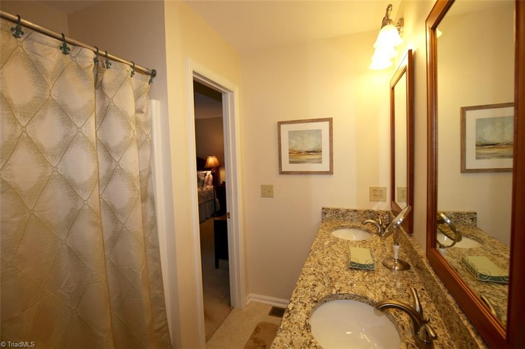 2002 Ridge Brook Court Winston-Salem, NC 27127 - Photo 11 of 20 Master bath/spa