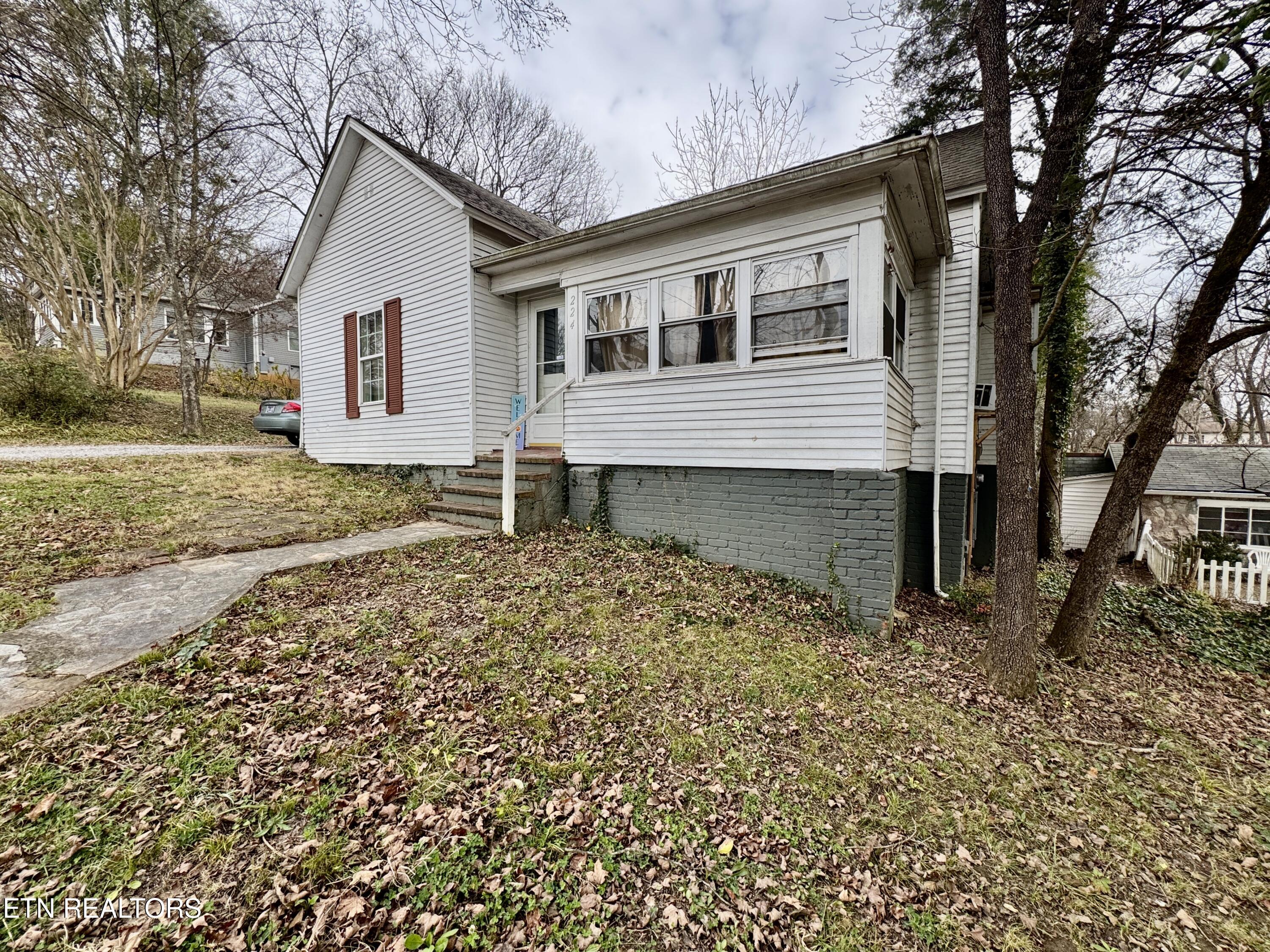224 Hidell Road Knoxville, TN 37914 - Photo 2 of 9 2-2