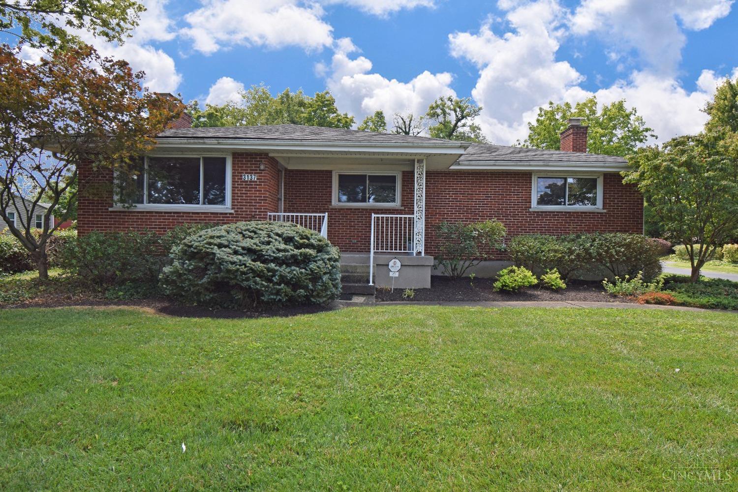 3137 Compton Road Cincinnati, OH 45251 - Photo 2 of 37