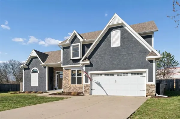 $475,000 | 21081 224th Street, Spring Hill, KS 66083