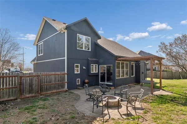 $475,000 | 21081 224th Street, Spring Hill, KS 66083