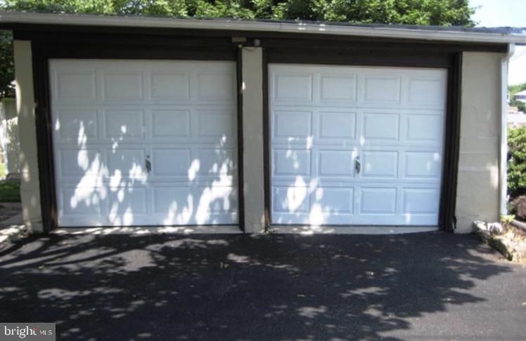 1237 New Holland Road Reading, PA 19607 - Photo 2 of 13