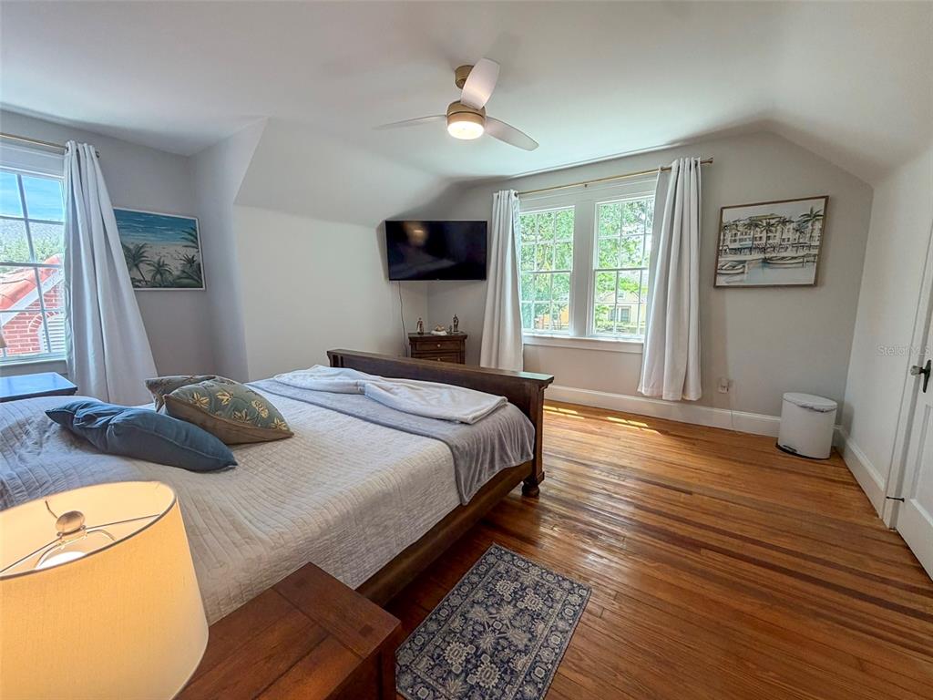 417 Southwest 10th Street Gainesville, FL 32601 - Photo 28 of 50